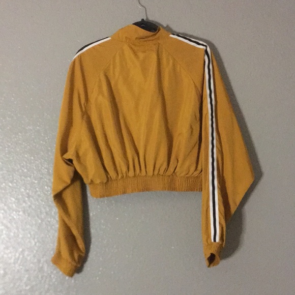mustard yellow cropped puffer jacket - Picture 2 of 3
